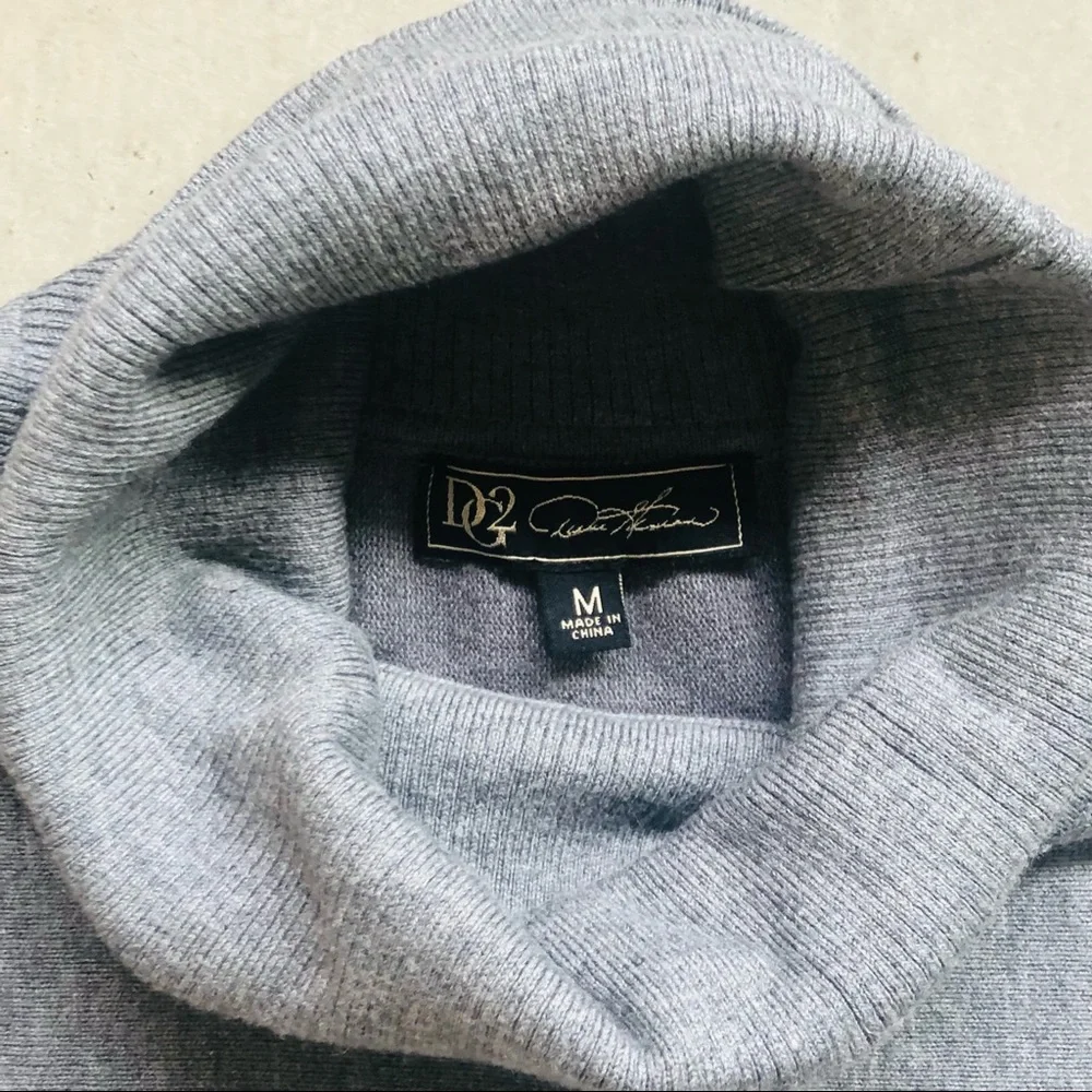 Gray turtleneck sweater - Picture 3 of 7